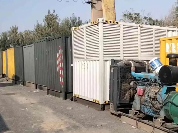 阿克塞200KW柴油发电机机组每小时油耗是多少？